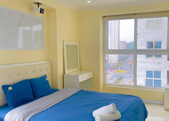 Alumi 3br Bay View Apartment Ha Long